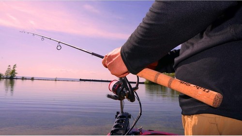 Durable 6' Medium Spinning Fishing Rod with Cork Handle and Superior Sensitivity - Picture 4 of 12
