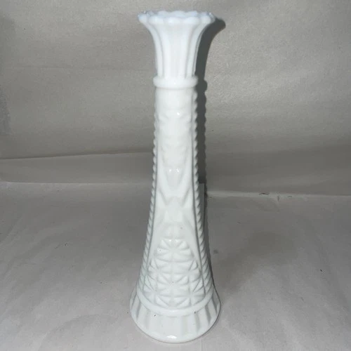 Vintage Milk Glass Bud Vase – Diamond Point Pattern – 9 Inch