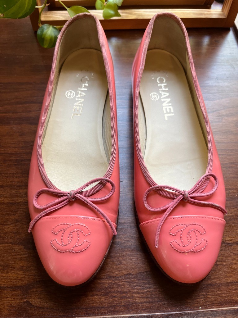 Chanel warm pink patent leather ballet flats size 37.5