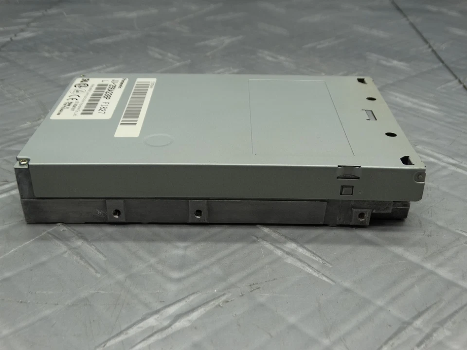 Panasonic JU-256A236P Internal 1.44 Floppy Drive Vintage (Missing Bezel) - Image 3 of 4