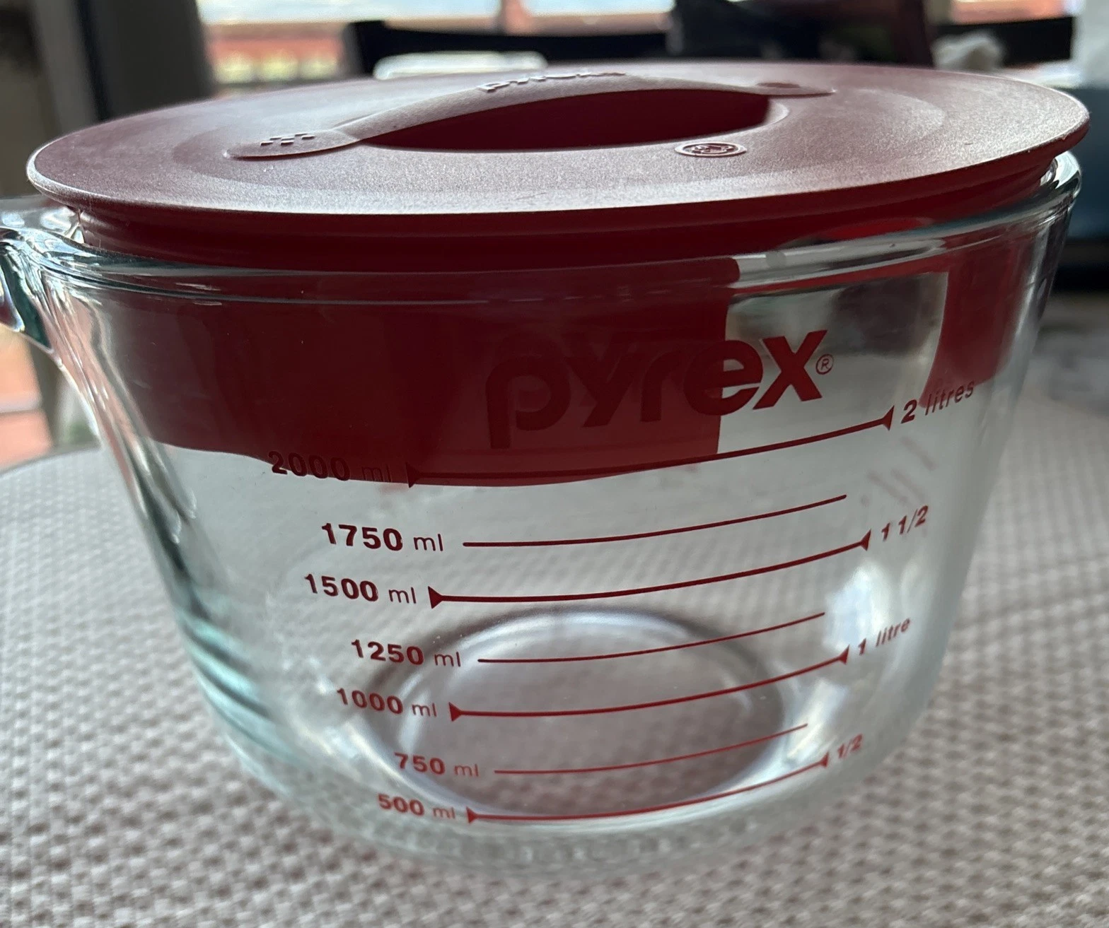 Vintage Pyrex 8 Cup/64 Oz Glass Measuring Cup Batter Mixing Bowl With Lid