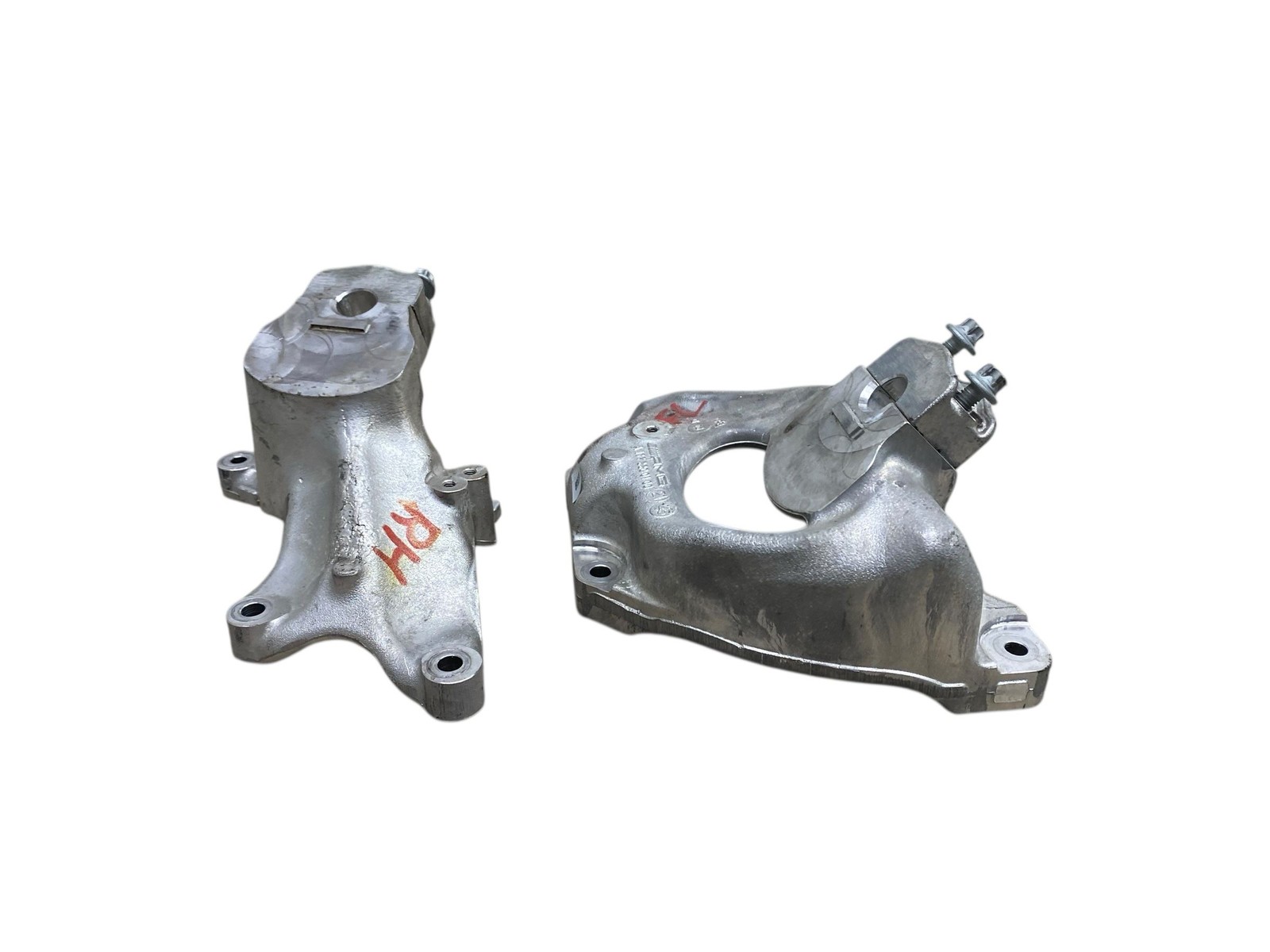 2022 Aston Martin V8 Vantage 4.0L M177 LH & RH Engine Motor Mount Bracket Set
