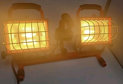 Craftsman Double Work Light Halogen Tripod Red 250W & 500W With Case EXCELLENT - Picture 6 of 7