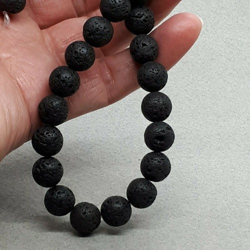 Black tectite (lava) l0mm round beads, 34cms long, 34 beads. - Picture 4 of 5