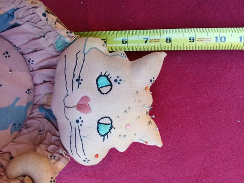 Vintage Handmade Cute Embroidered Cat Sewing Basket & Pin Cushion - Picture 5 of 6