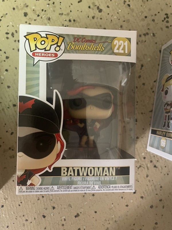 Funko Pop!  Heroes DC Comics Bombshells #221 Batwoman Vinyl Figure