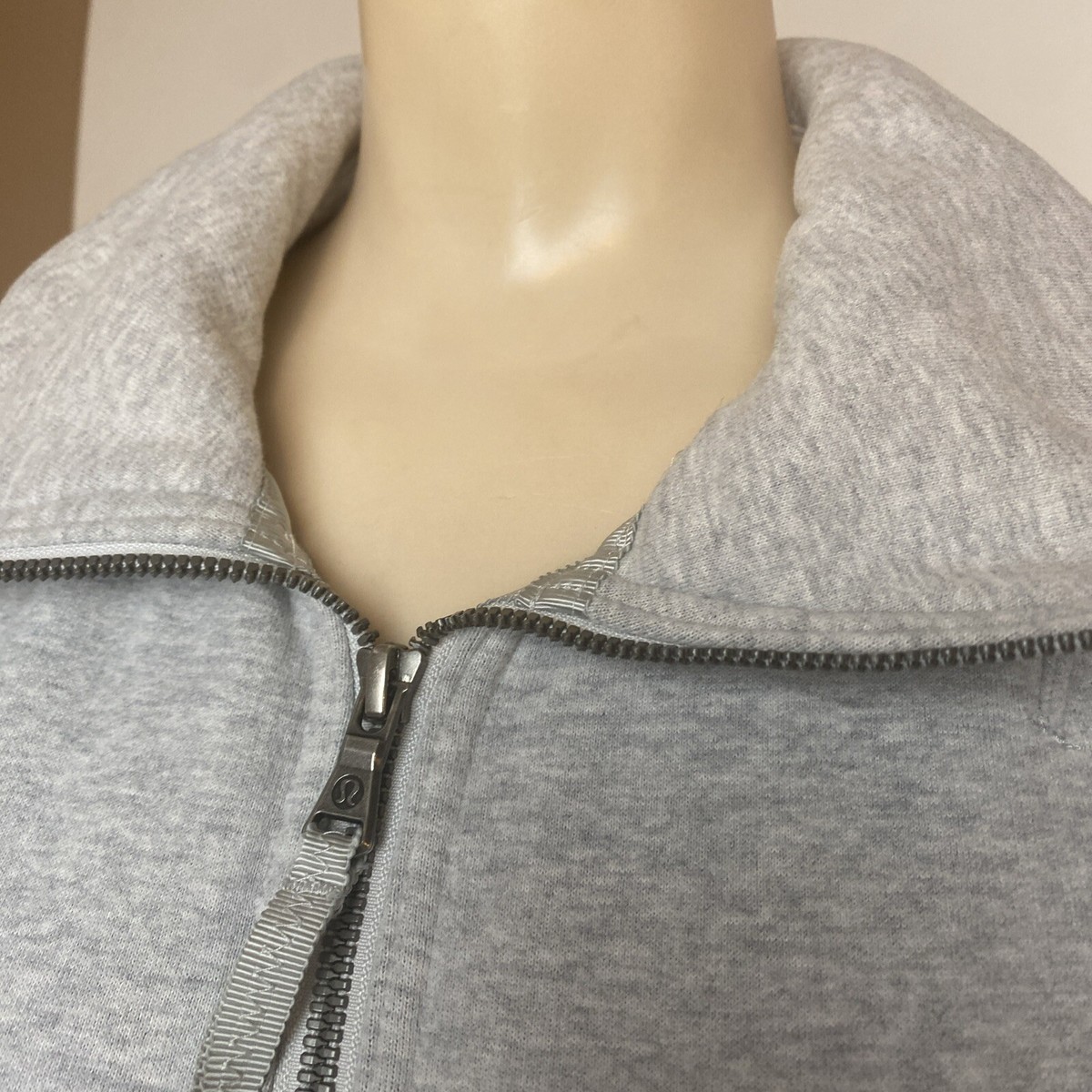 Lululemon Jacket Womens 6? Gray Zip open back | eBay