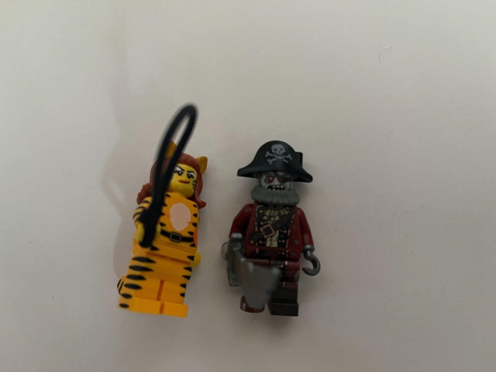 Tiger woman & Pirate Lego minifigures monsters series 14