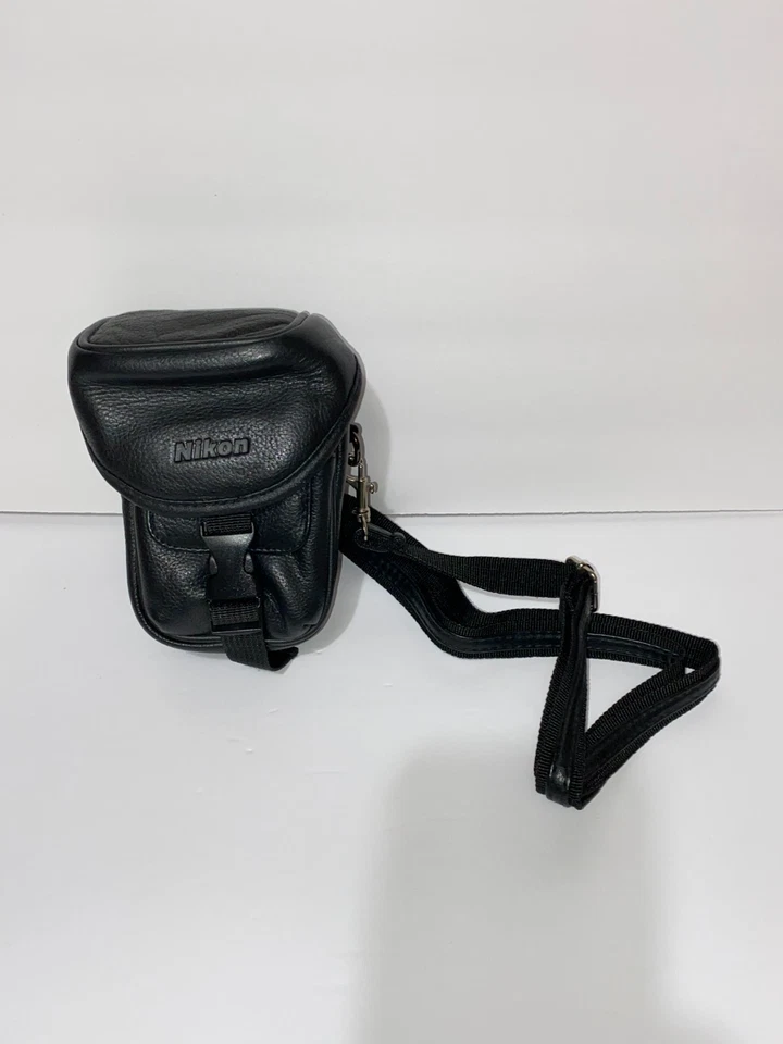 Nikon Coolpix Genuine Leather Case 5479 Belt Loop / Clip Closure (case only) - Image 2 of 4