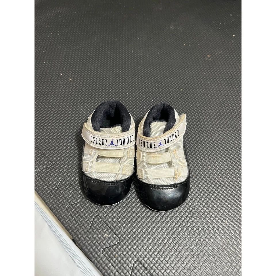 Nike Air Jordan 11 Retro Niño Pequeño Concord Talla 2C 378049-100 Blanco Zapatos Bota Cuna Foto 2 de 4