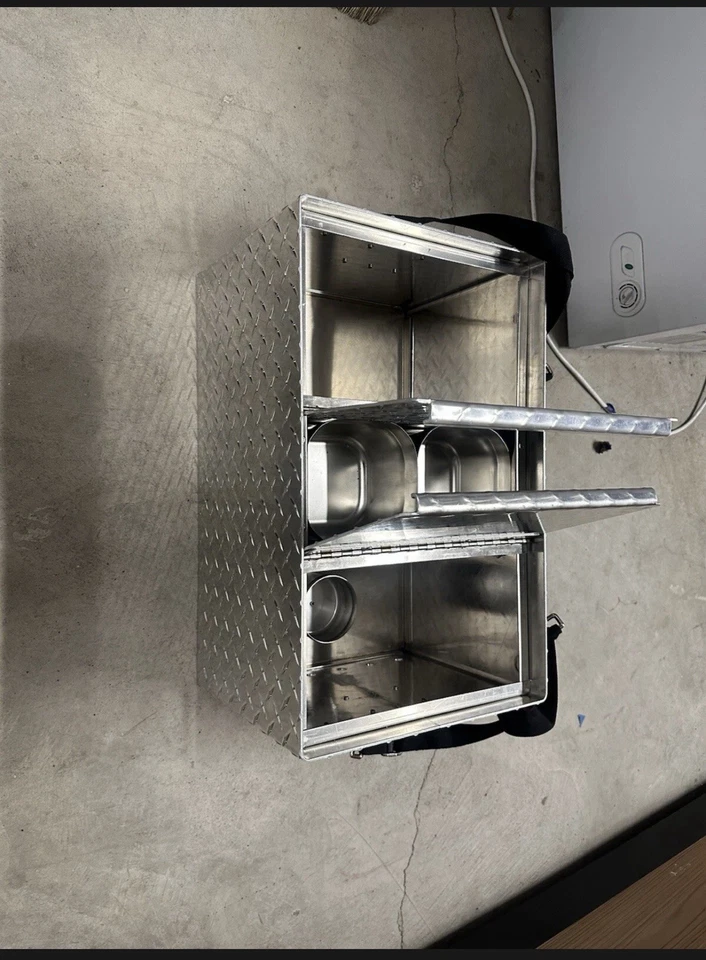 Calentador y portador para perros calientes. Bon Chef 61290 Hot Dog Hawker. Foto 2 de 3