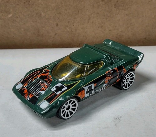 Lot Of 12 Mixed 1:64 Scale Cars Hot Wheels Mixed Years And Models Loose - Picture 11 of 13