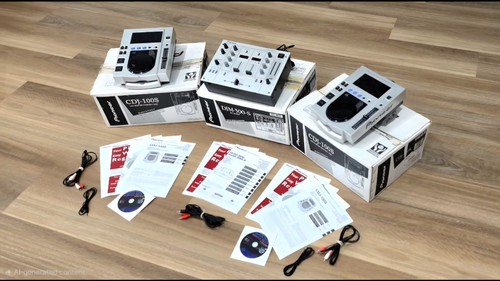 Pioneer Cdj 100s and Pioneer Djm 300