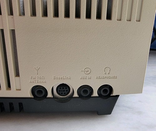 Bose Wave Music System lettore CD radio AM/FM AWRCC2 + telecomando e base premium - Foto 7 di 9