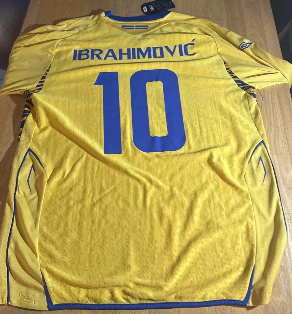 Preços baixos em Zlatan Ibrahimovic National Team Roupas e