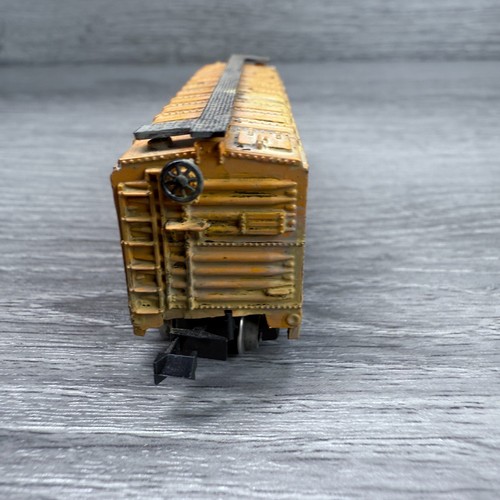 N Scale Trix Reefer Car Blatz Milwaukee WI URTX 27107 Weathered Custom Painted - Picture 3 of 10