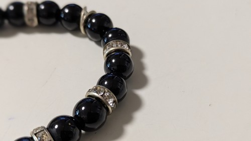 Armband Damen modern dehnbar schwarze Kunststeine Glassteine 23 cm Umfang - Bild 2 von 2