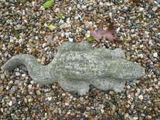 OLD WEATHERED GARDEN GATOR VINTAGE CEMENT/CONCRETE ORNAMENT 17 1/2" LONG