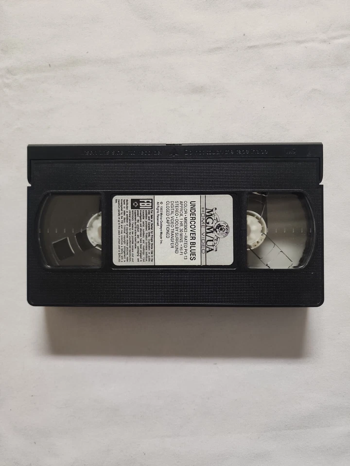 UNDERCOVER BLUES Dennis Quaid VHS Tape, COMPLETE/TESTED SEE PHOTOS (VHS51) Foto 3 de 4