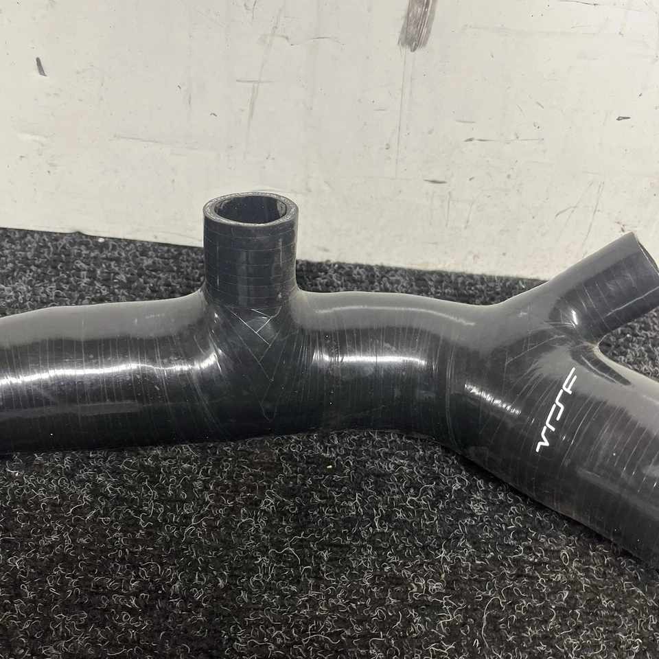 ☑️ N54 VSRF 原始设备制造商位置 1.75 英寸高流量硅胶进气套件 BMS DCI 07-13 — 第 3/4 张图片