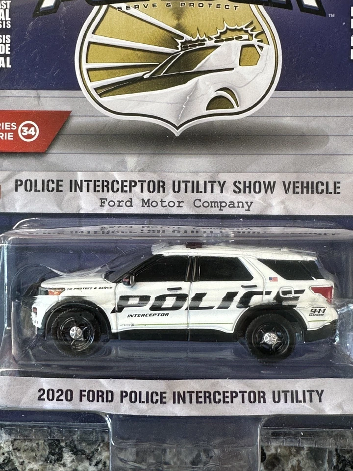 Ford Police Interceptor 2020 Greenlight 1/64 utilitario show car edición promocional  Foto 2 de 4