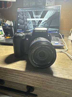 Olympus EVOLT E-500 8MP Digital SLR Camera with Olympus Zuiko 40-150mm Lens