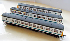 LIMA OO CLASS 117 DMU 3 CAR SET IN WHITE/BLUE LIVERY W51350/W59484/W51346 BOXED
