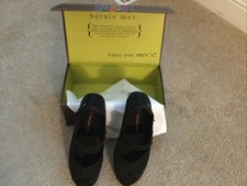 Bernie Mev Women  s Black Woven Peep Toe Comfort EU 38 US 7.5 NIB