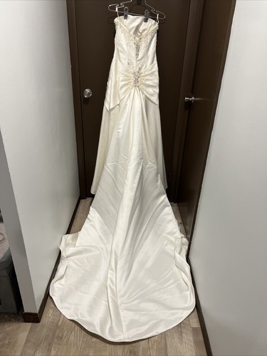 Women’s Size 10 Casablanca 1818 Ivory Wedding Dress NWT $875 - Picture 4 of 15