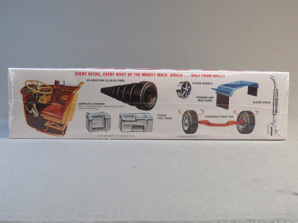 MPC 899 MACK DM800 HEAVY DUTY SEMI TRACTOR TRUCK MODEL KIT 1:25