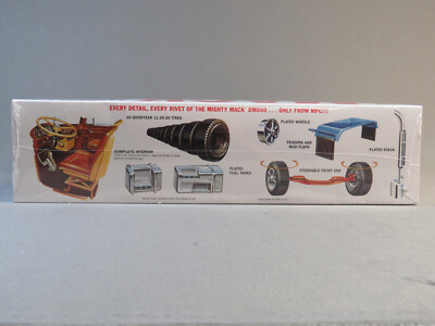 MPC 899 MACK DM800 HEAVY DUTY SEMI TRACTOR TRUCK MODEL KIT 1:25