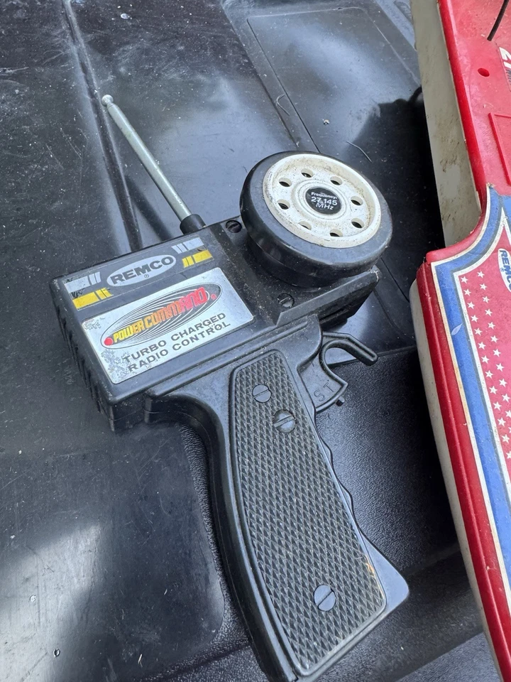 Винтажная лодка с дистанционным управлением Remco Thunder Hawk - Изображение 2 из 4