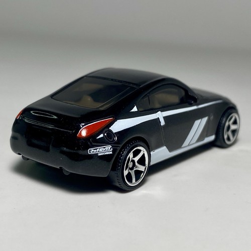 Matchbox Nissan Z (350Z) Pearl Black 1:64 modellino auto diorama pressofuso da collezione - Foto 6 di 12