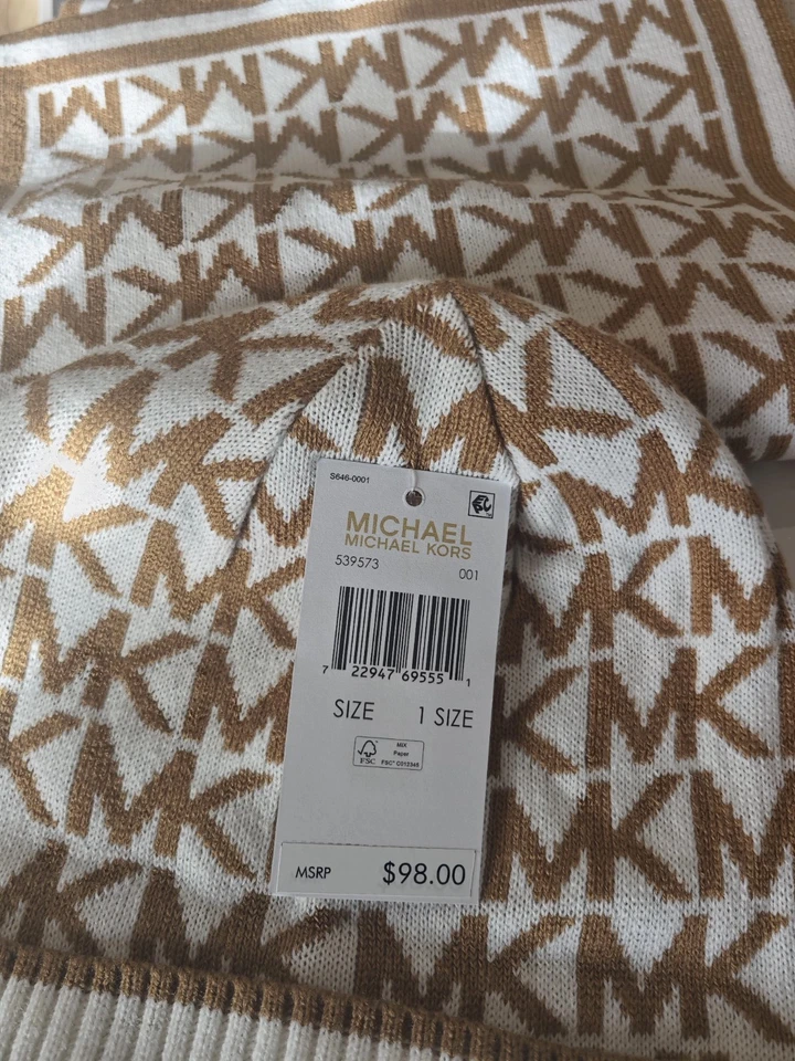 Michael Kors Scarf & Hat Gift Box Set col: Beige&W 100% Wool Brand New with Tags - Image 2 of 4