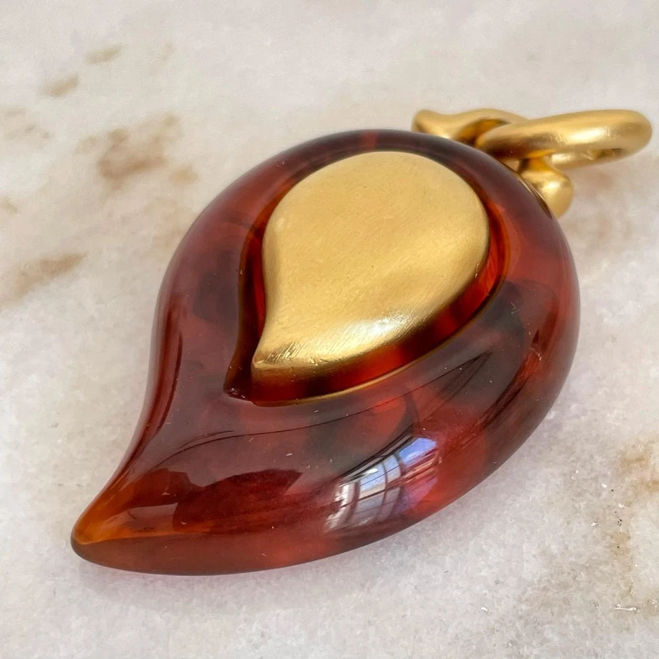 Colgante Givenchy Caparazón de Tortuga Lágrima Oro Dije Raro De Colección USADO Foto 3 de 4