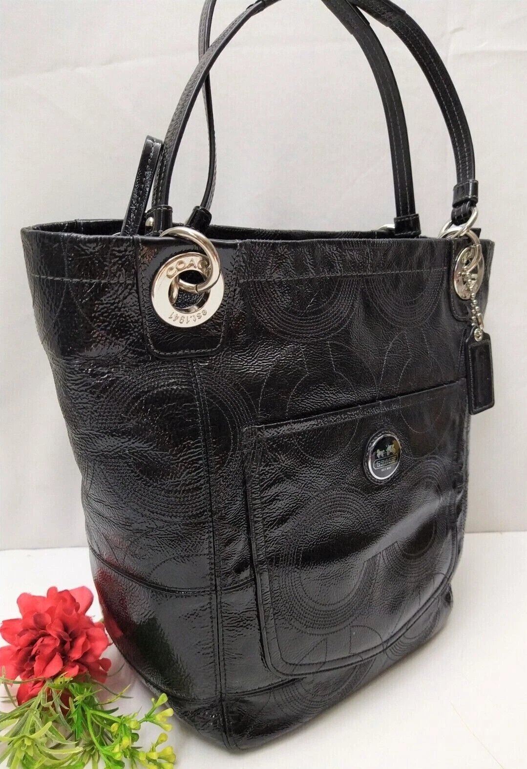 Borsa a tracolla Coach Alex Signature in pelle verniciata nera doppia maniglia