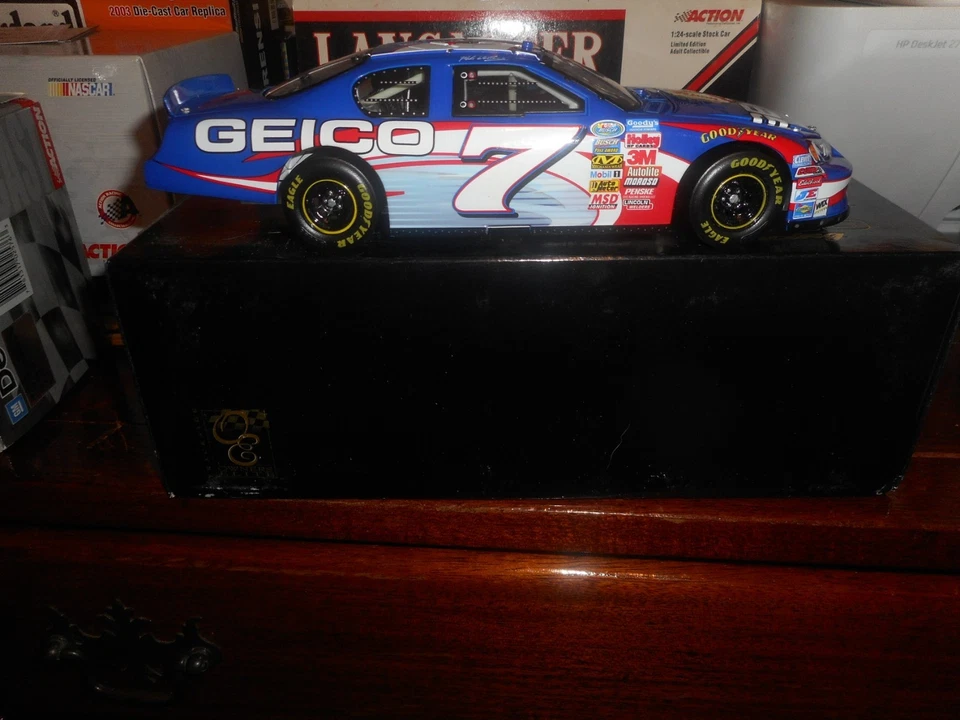 MIKE WALLACE #7 GEICO RACING DUEÑOS ELITE2007 MONTE CARLO ACCIÓN 1/24 CWCXXRARO! Foto 2 de 4
