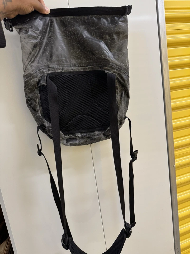 Supremw 防水反光斑点单肩包 - FW20 — 第 2/2 张图片