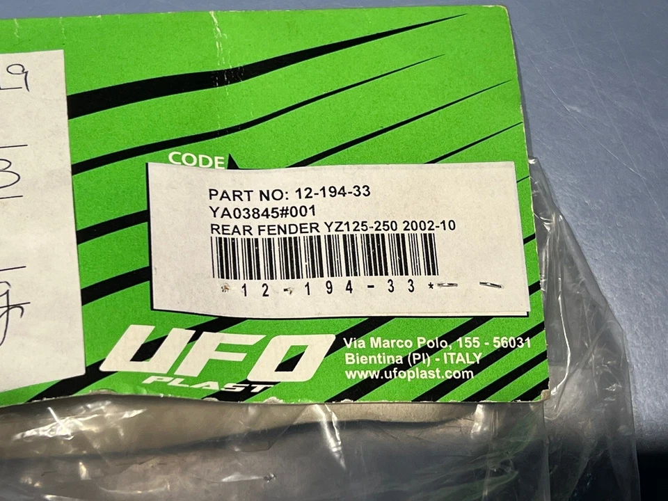 Para-lama traseiro preto motocross Yamaha YZ125 & YZ250 2002-2010 por UFO 12-194-33 - Imagem 4 de 4
