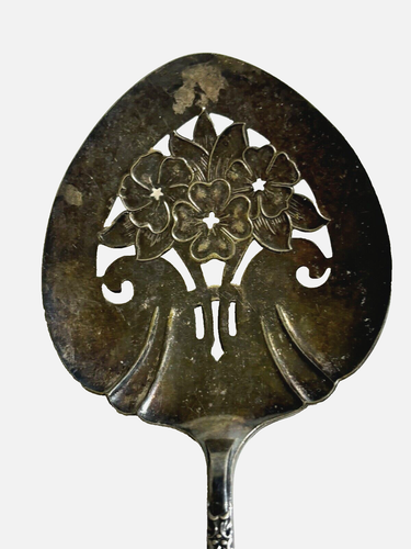 7-3/4 Inch Antique (Tomato?) Serving Spoon Made By WMRogers I/S - Picture 8 of 9