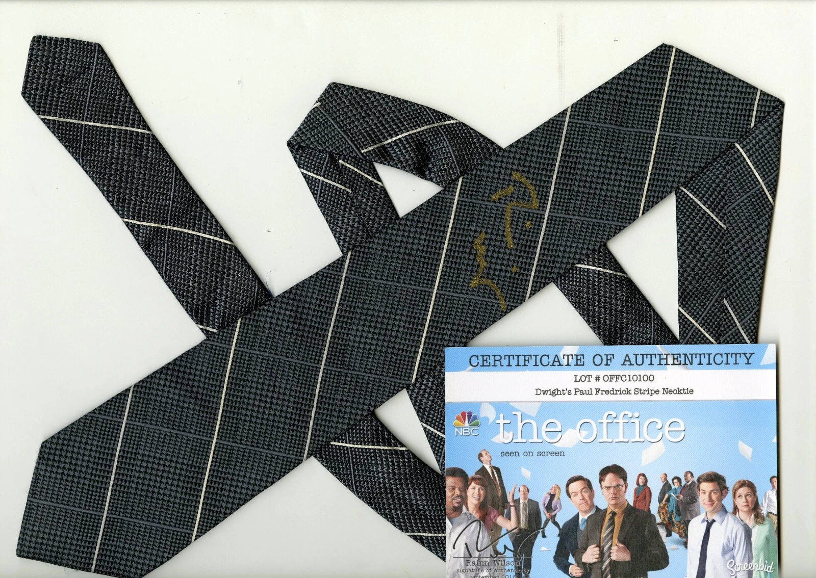 THE OFFICE Dwight Shrute Official Prop Neck Tie SIGNED RAINN WILSON MEGACON!!! - Picture 1 of 3