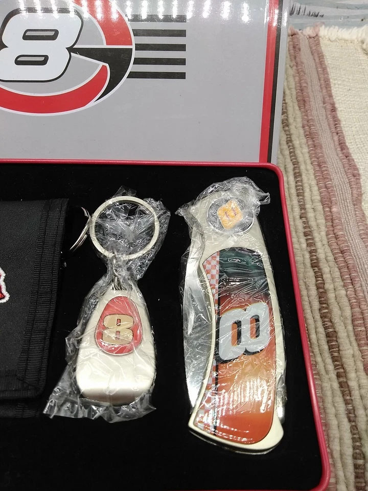 DALE WONHART JR. CUCHILLO. JUEGO LLAVERO Y BILLETERA NUEVO Foto 2 de 4