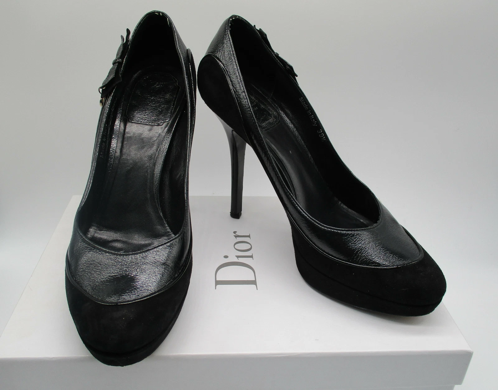 ESCARPINS PLATE FORME DIOR EN DAIM NOIR ET CUIR BREVETÉ AVEC CHARME ARC & « D » 39,5
