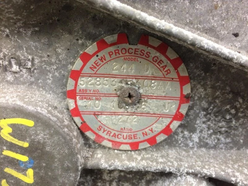 Estuche de transferencia 4,7 L modelo NV244 compatible con 05-09 DURANGO 311856 Foto 3 de 4