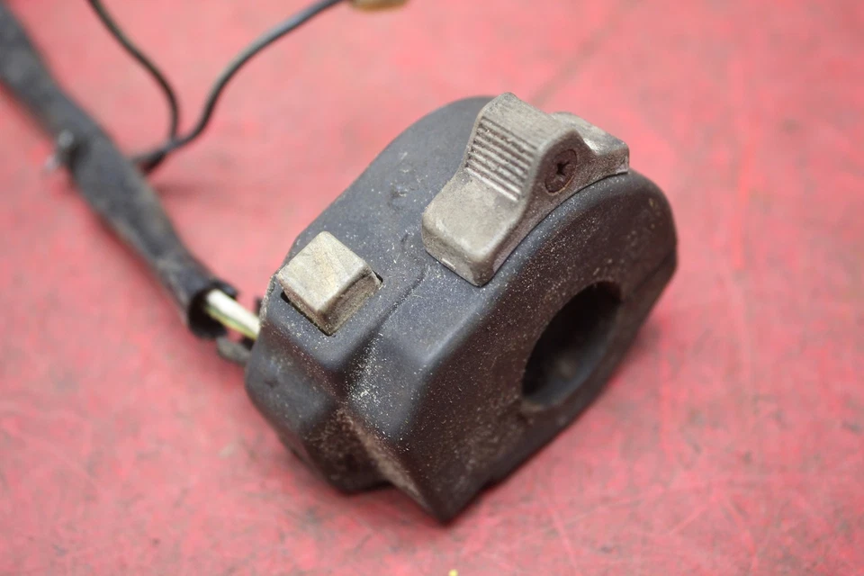 Conjunto interruptor derecho Suzuki DR200SE 1997 37200-44A70 Foto 2 de 4