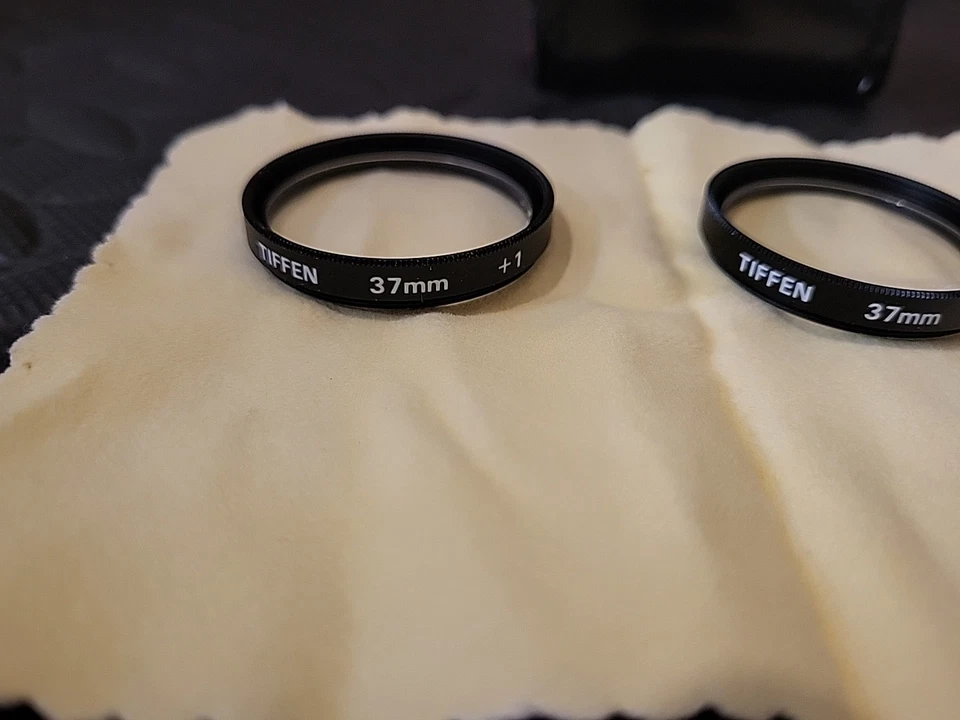 Tiffen 37mm Close Up Lens Set (+1 +2+4) with Case and Instructions Vintage Used - Image 3 of 4