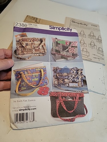 Simplicity 2386 Faith Van Zanten Shopping Bags with Pockets Sewing Pattern - Picture 2 of 3