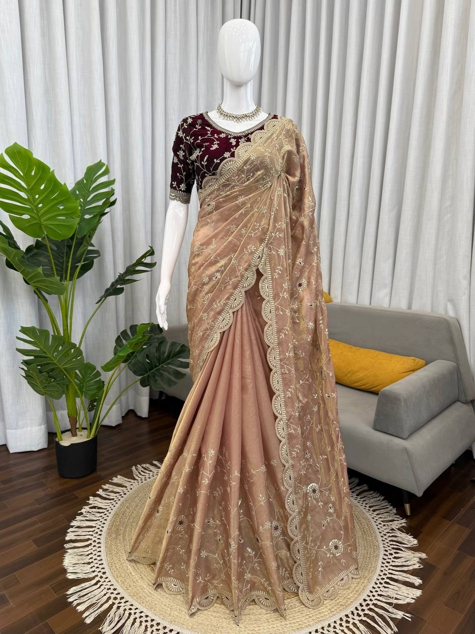 Stunning Look Heavy Fendy Silk Peach Saree With Blouse For Wedding Wear