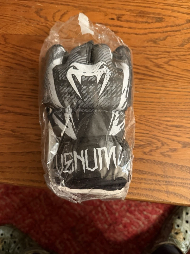 Paquete inicial de equipo Venum MMA nuevo y nunca usado Foto 4 de 4