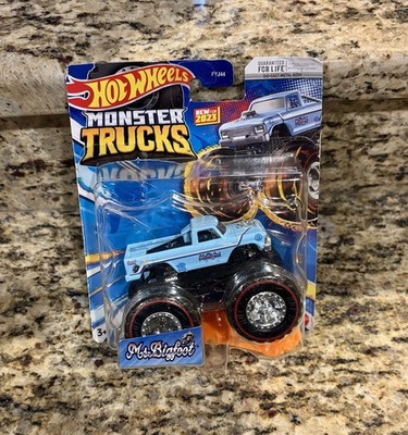 2023 Hot Wheels Monster Trucks Ms BIGFOOT Treasure Hunt Truck 1:64 NIB